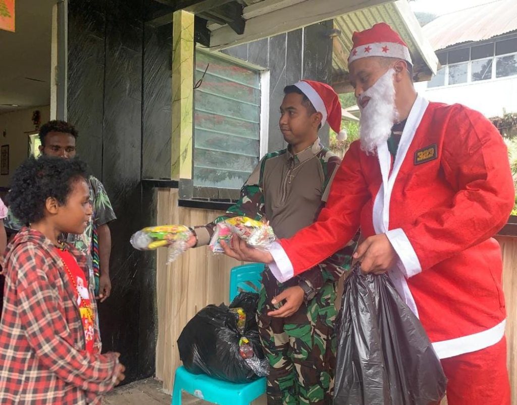 Hari Natal penuh suka cita dan berbagi kebahagiaan (Foto: Ist/Jacob Ereste)