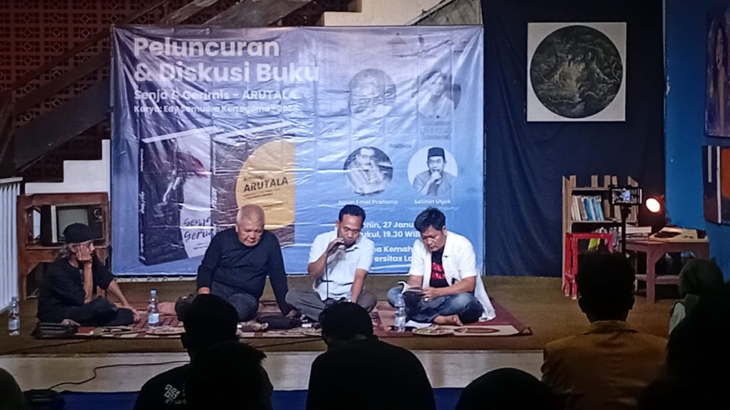 Edy Samudra Kertagama (kiri), Naim Emel Prahana, Solihin Utjok, dan Edi Siswanto. (27/1). (Foto: Arsiya Oganara)