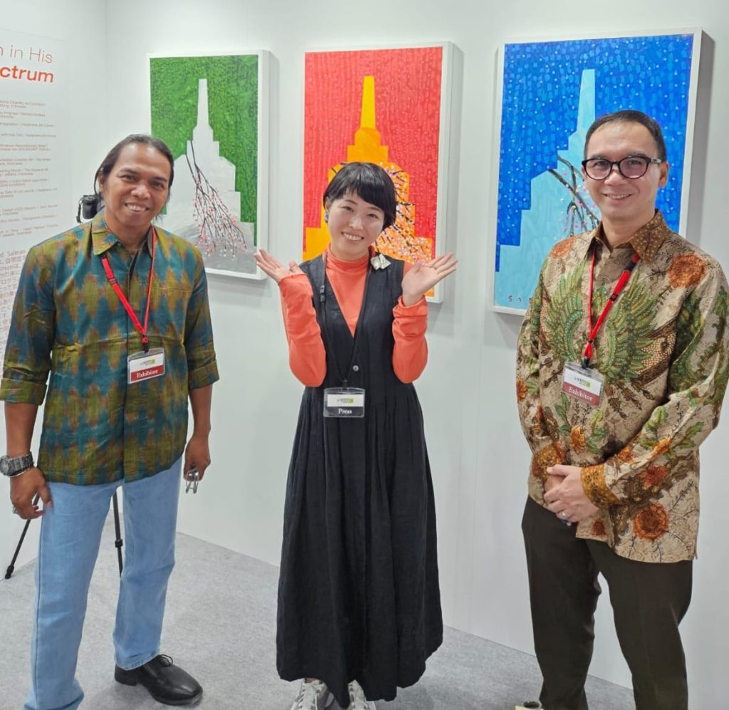 Kak Toto (kiri) bersama salah seorang anak berkebutuhan khusus.(Foto : Ist/Kir/Lasman)